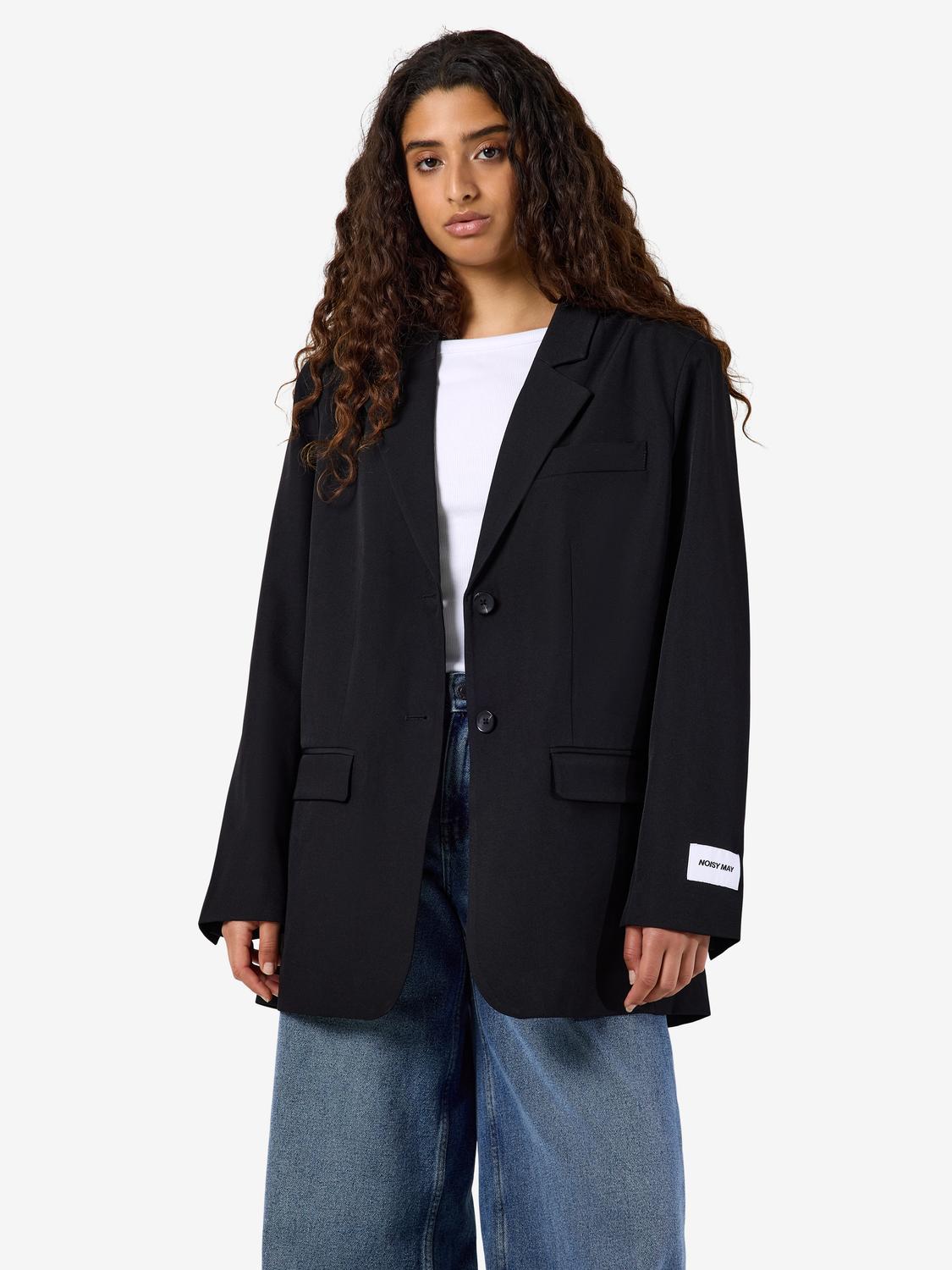 model_shot-front